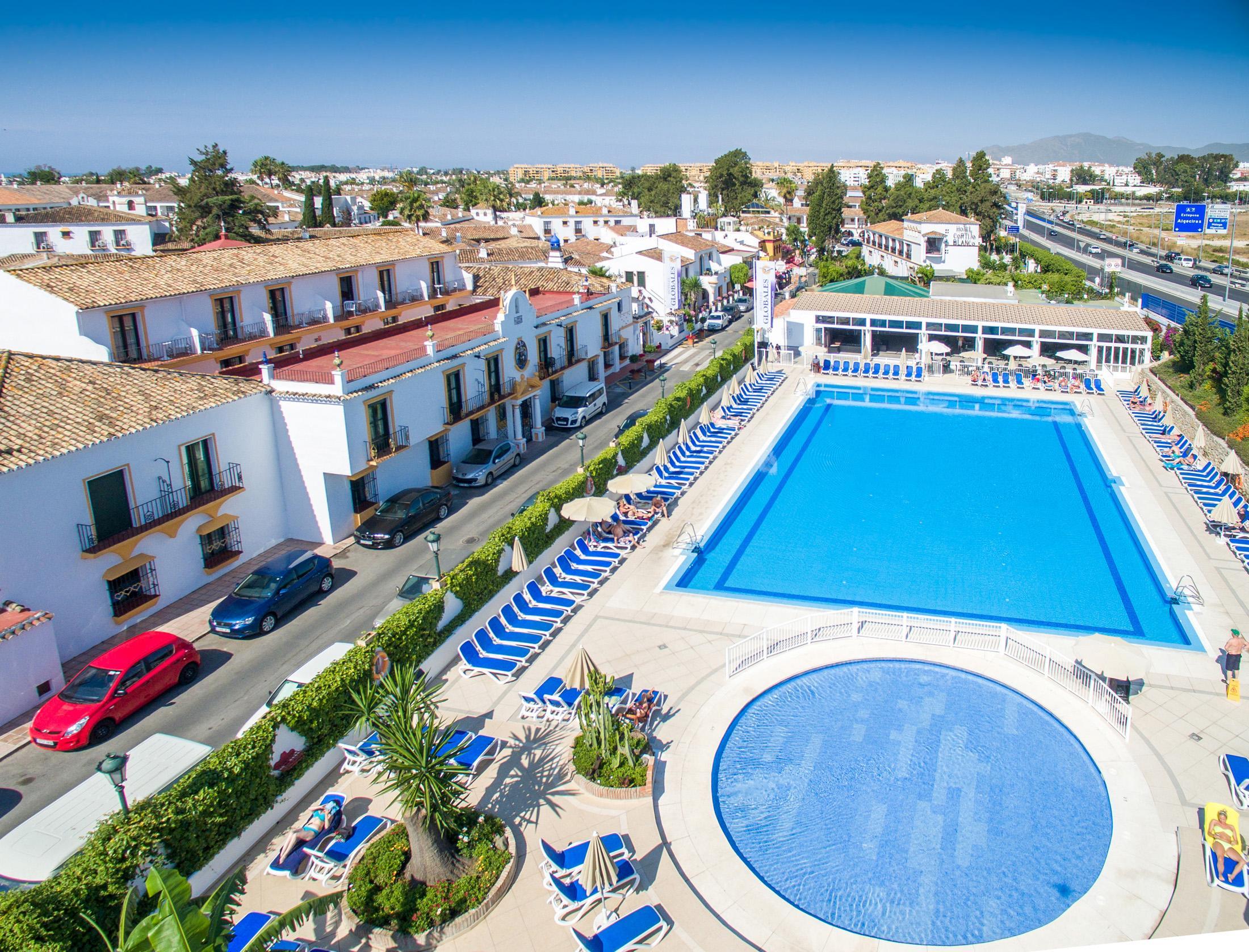 Отель Globales Pueblo Andaluz Сан-Педро-де-Алькантара Экстерьер фото