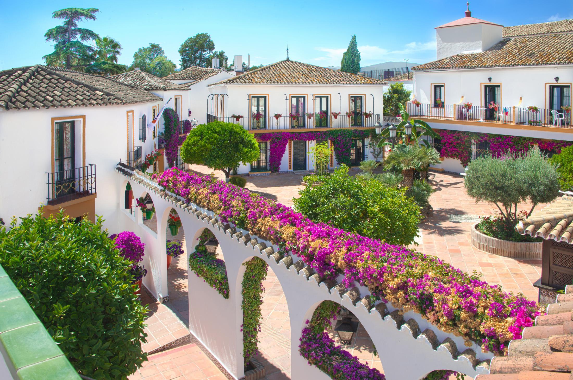 Отель Globales Pueblo Andaluz Сан-Педро-де-Алькантара Экстерьер фото