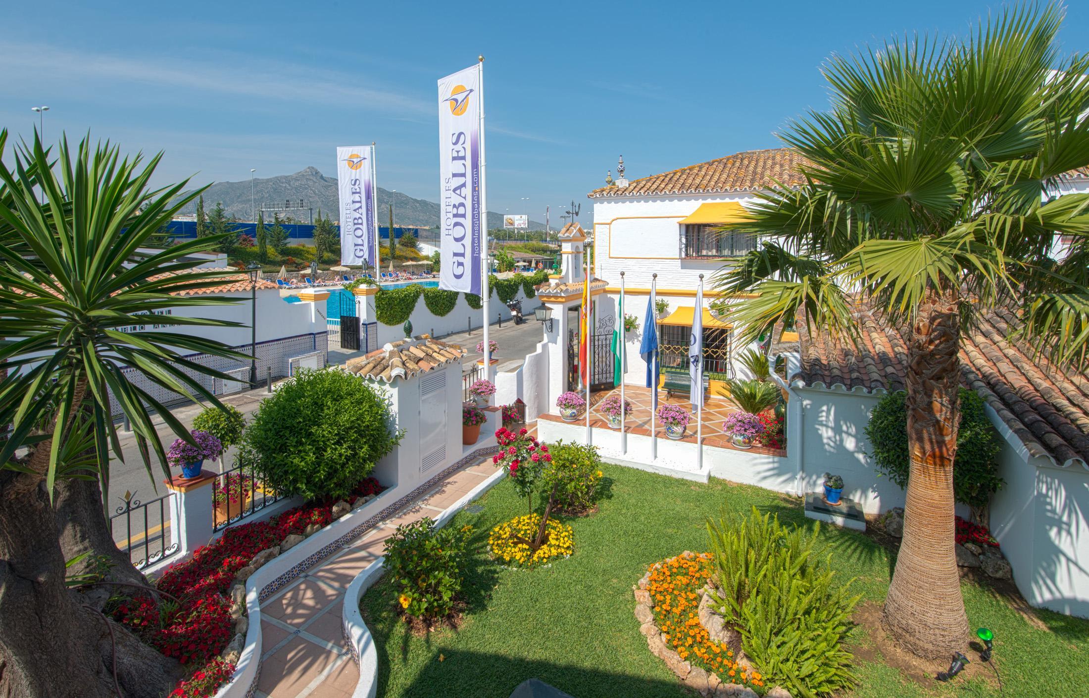 Отель Globales Pueblo Andaluz Сан-Педро-де-Алькантара Экстерьер фото