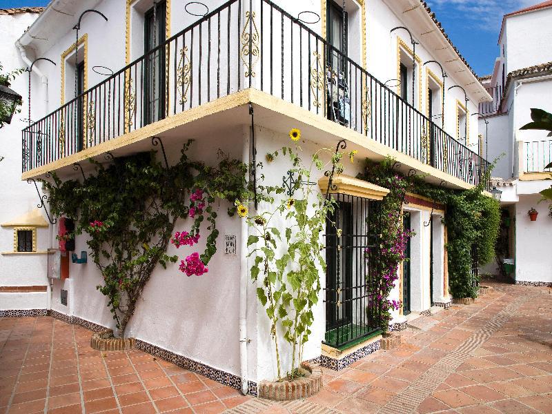 Отель Globales Pueblo Andaluz Сан-Педро-де-Алькантара Экстерьер фото