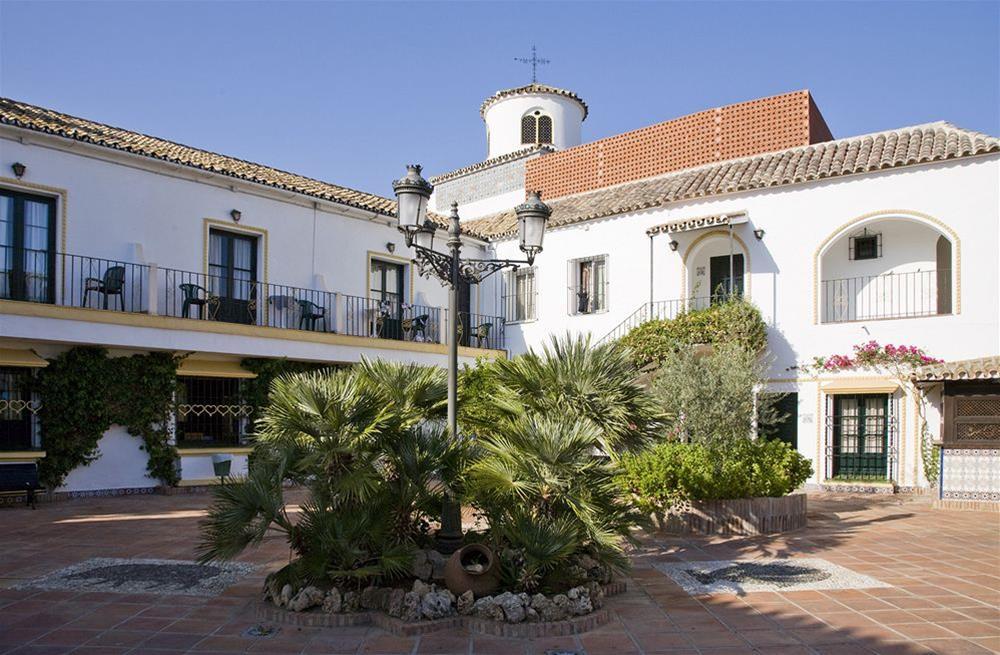 Отель Globales Pueblo Andaluz Сан-Педро-де-Алькантара Экстерьер фото