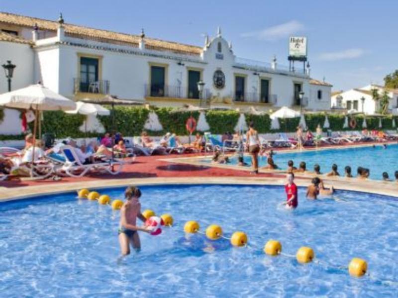 Отель Globales Pueblo Andaluz Сан-Педро-де-Алькантара Экстерьер фото