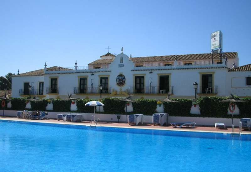 Отель Globales Pueblo Andaluz Сан-Педро-де-Алькантара Экстерьер фото