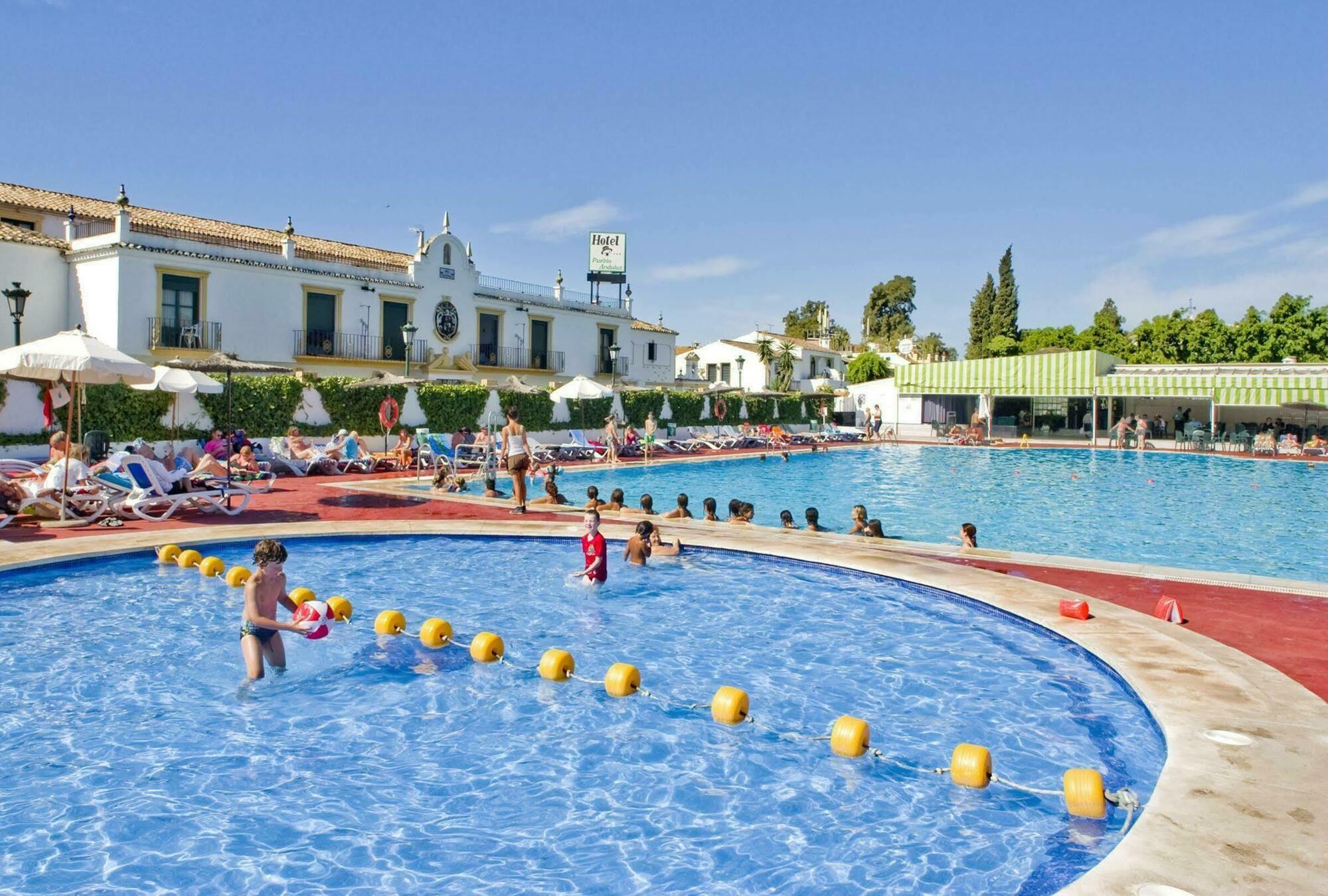 Отель Globales Pueblo Andaluz Сан-Педро-де-Алькантара Экстерьер фото